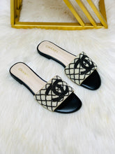 EMBROIDERED CHANNEL FLATS
